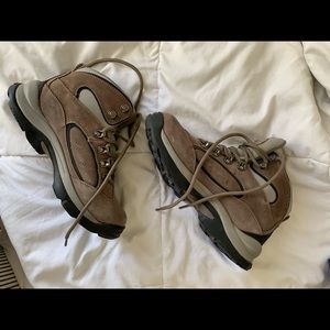 Hi Tec brown hiking boots size 8.5